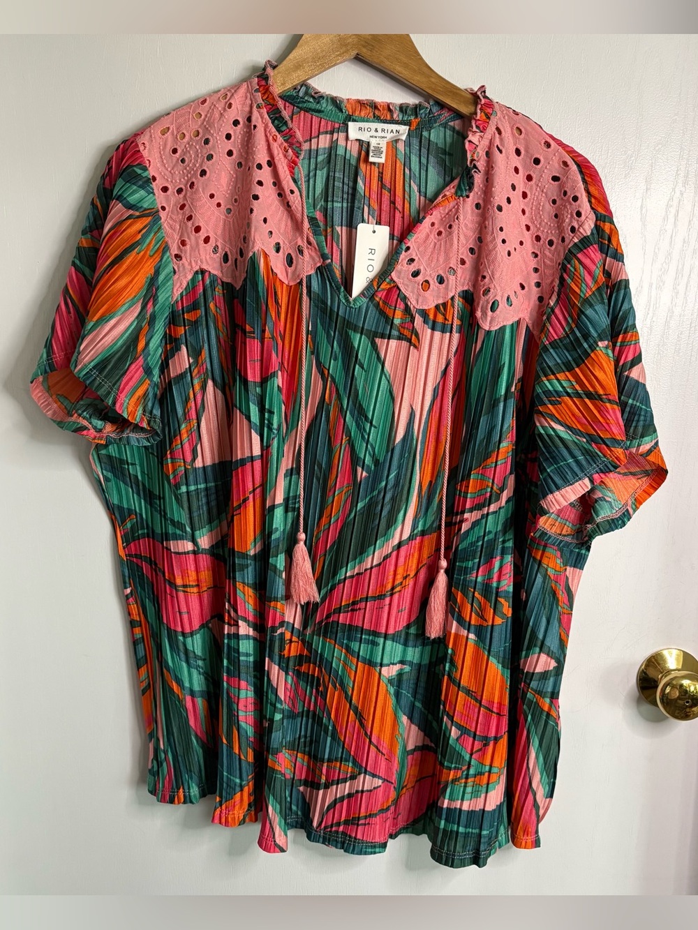 Rio & Rian NWT 1X Colorful Pleated Floral Eyelet Yoke Tunic Tassel Tie Resort